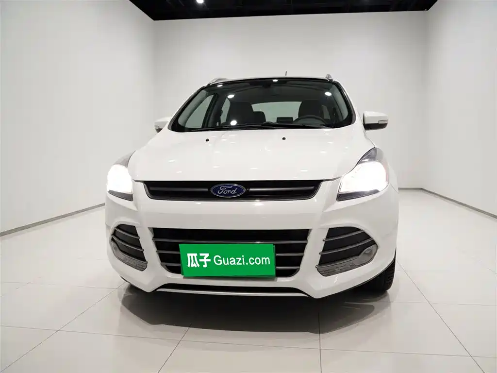 Ford Kuga 2015 — фото 24