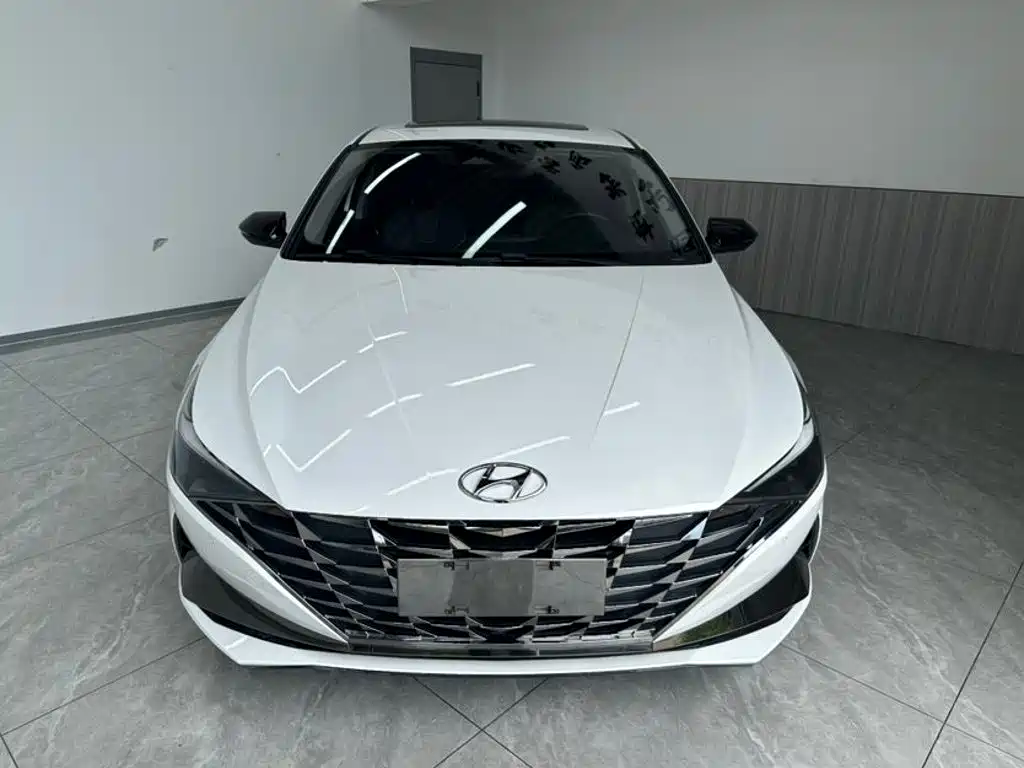 Hyundai Elantra 2023