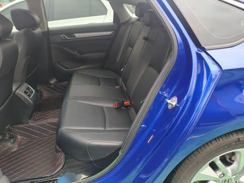 Honda Accord 2020 — фото 13