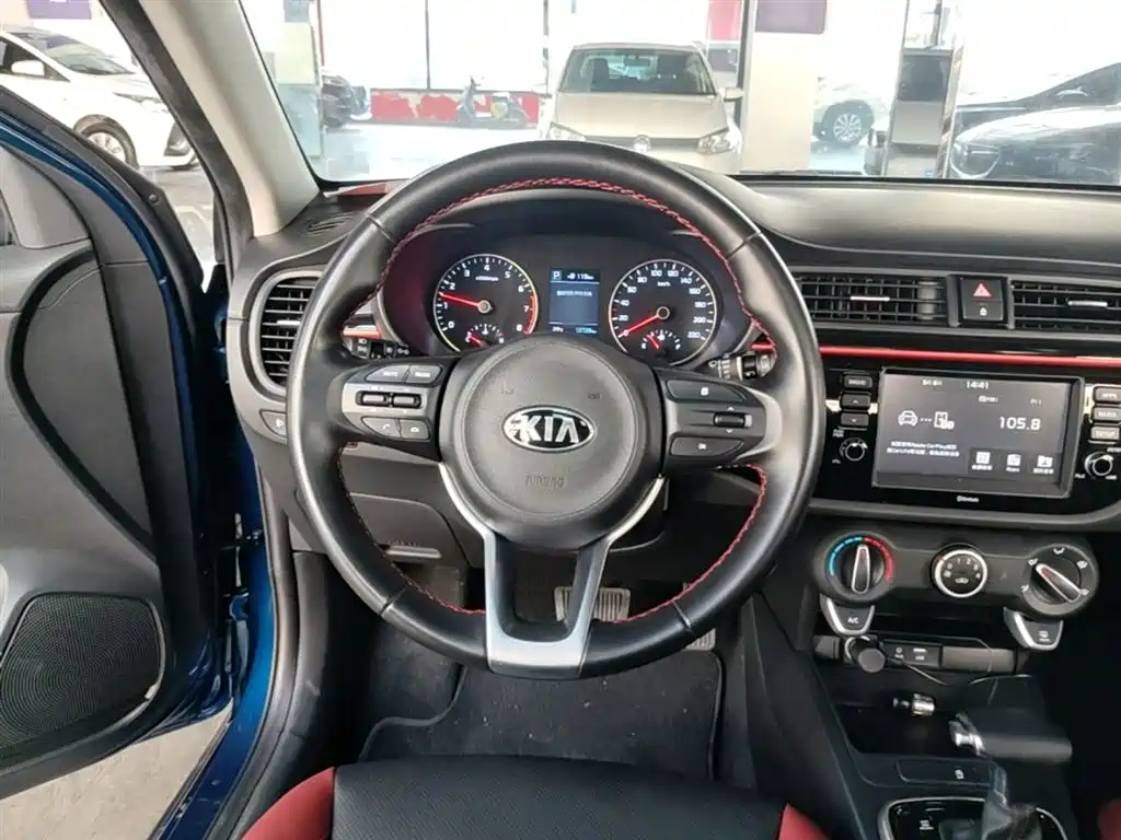 Kia KX Cross 2019 — фото 11