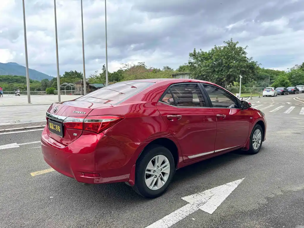 Toyota Corolla 2015 — фото 13