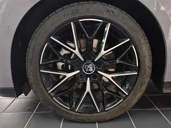 BYD Han 2025