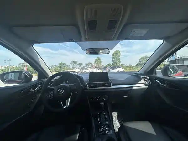 Mazda 3 Axela 2016