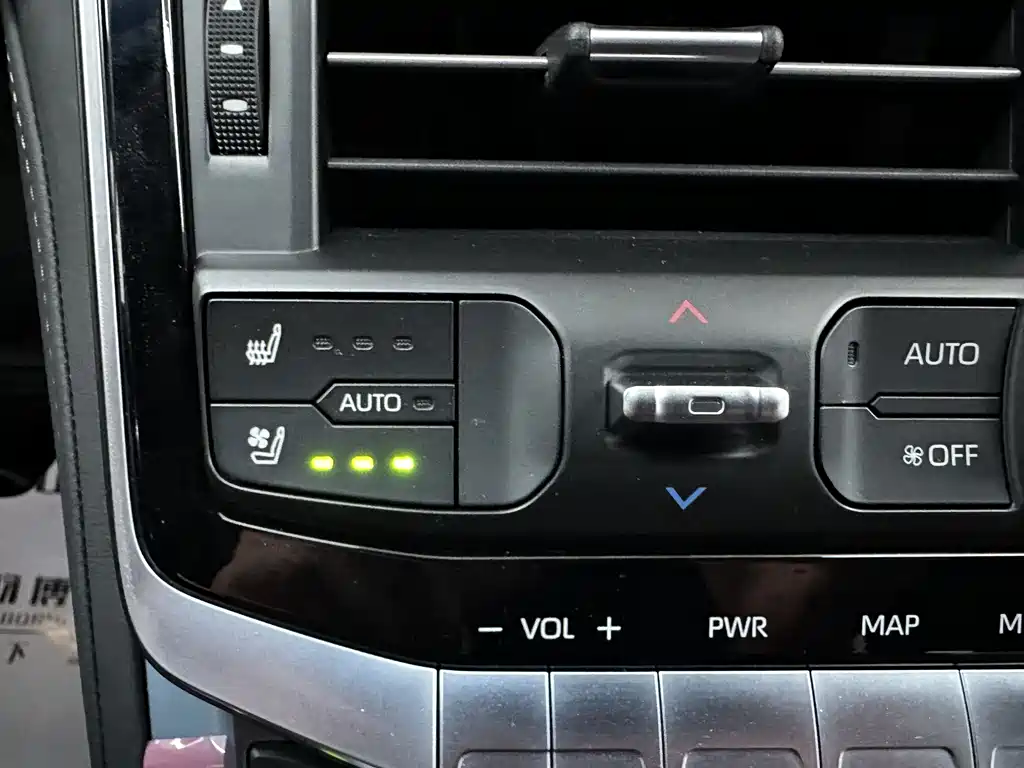 Toyota Land Cruiser 2024 — фото 16