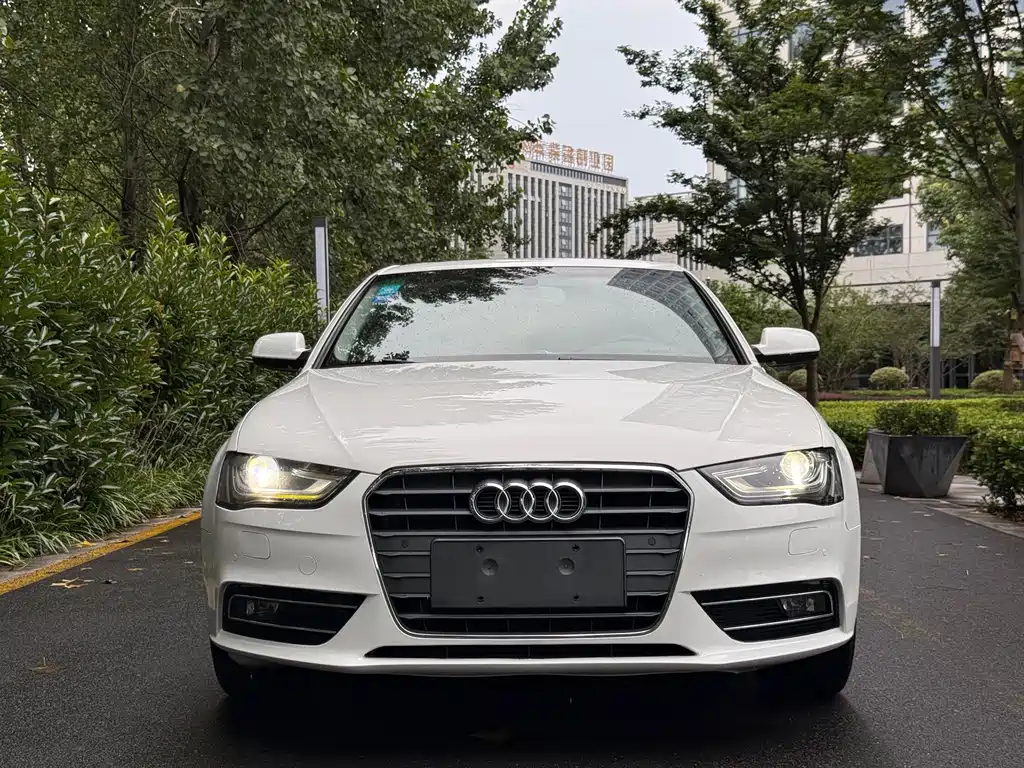 Audi A4L 2015