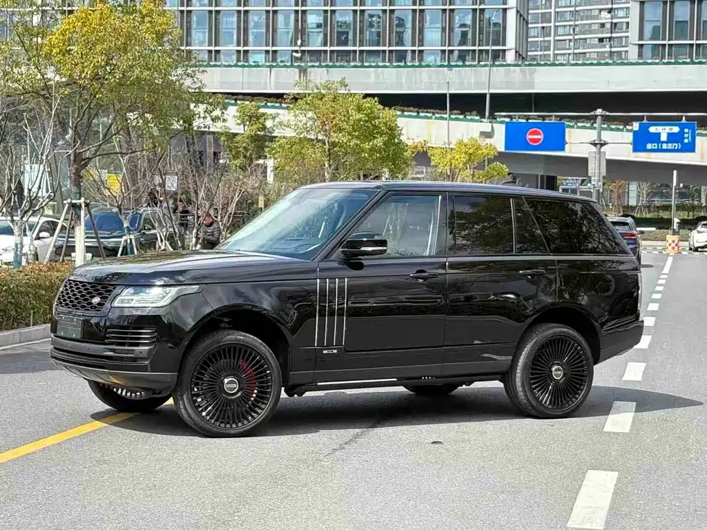 Land Rover Range Rover 2021 — фото 1