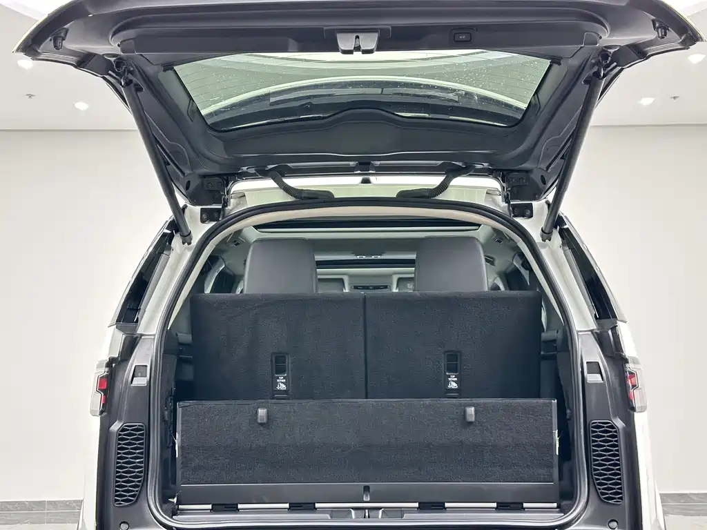 Land Rover Discovery 2022 — фото 22