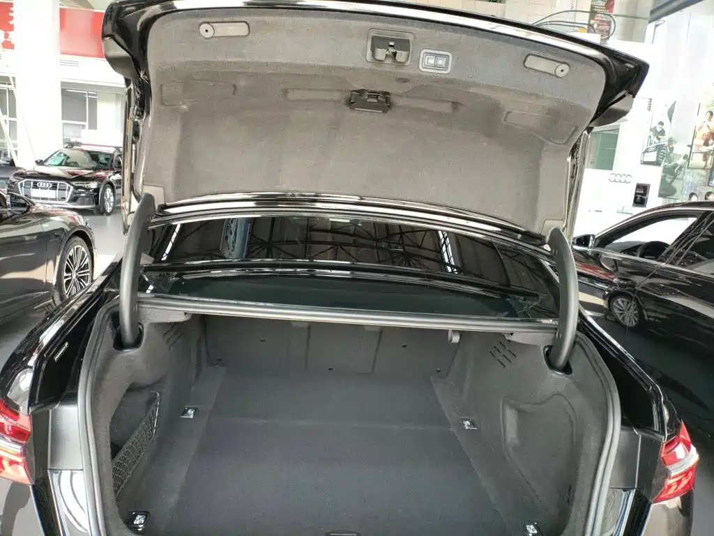 Audi A6L 2023 — фото 15