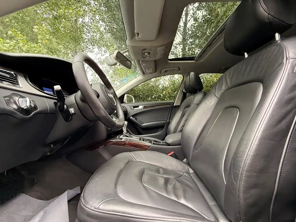 Audi A4L 2015
