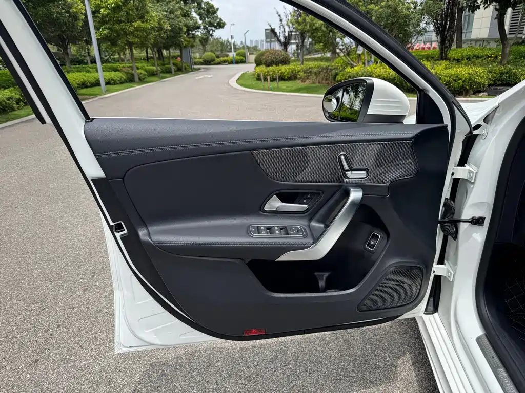 Mercedes-Benz A-Class 2022 — фото 19