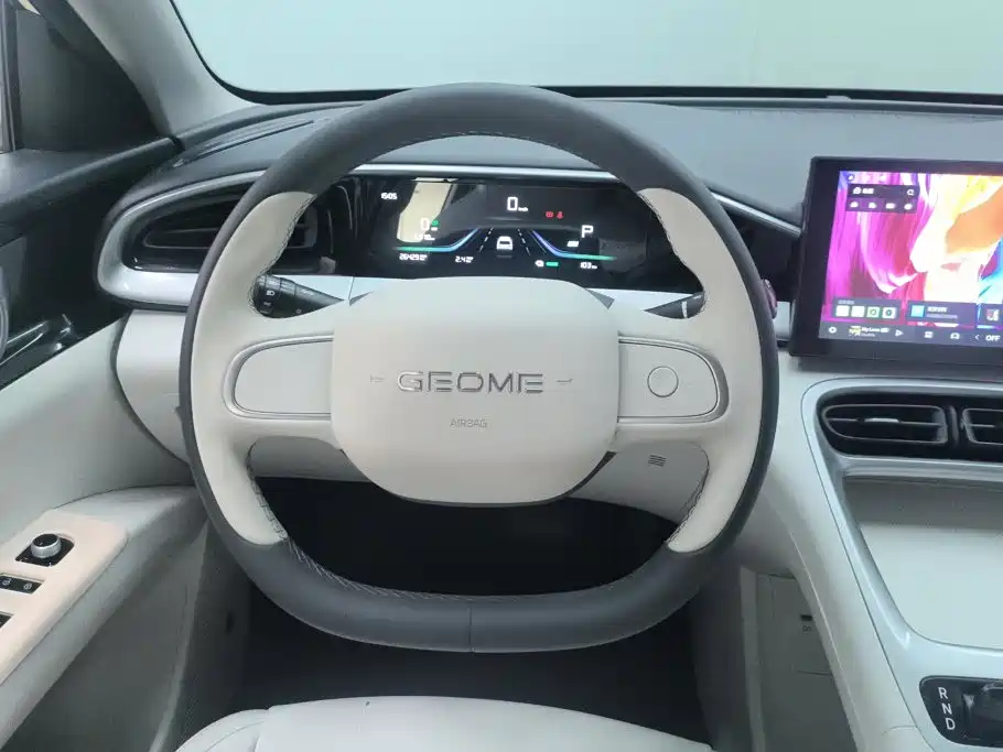 Geely Galaxy Starwish 2025 — фото 15
