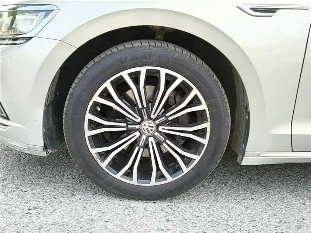 Volkswagen Phideon 2018 — фото 23