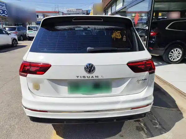 Volkswagen Tiguan L Plug-In Hybrid 2020