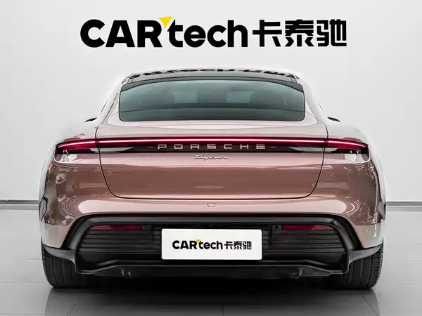 Porsche Taycan 2024