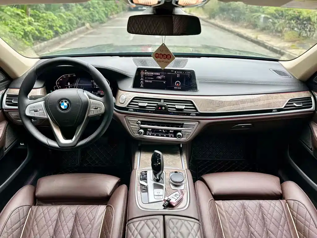 BMW 7 Series 2020 — фото 7