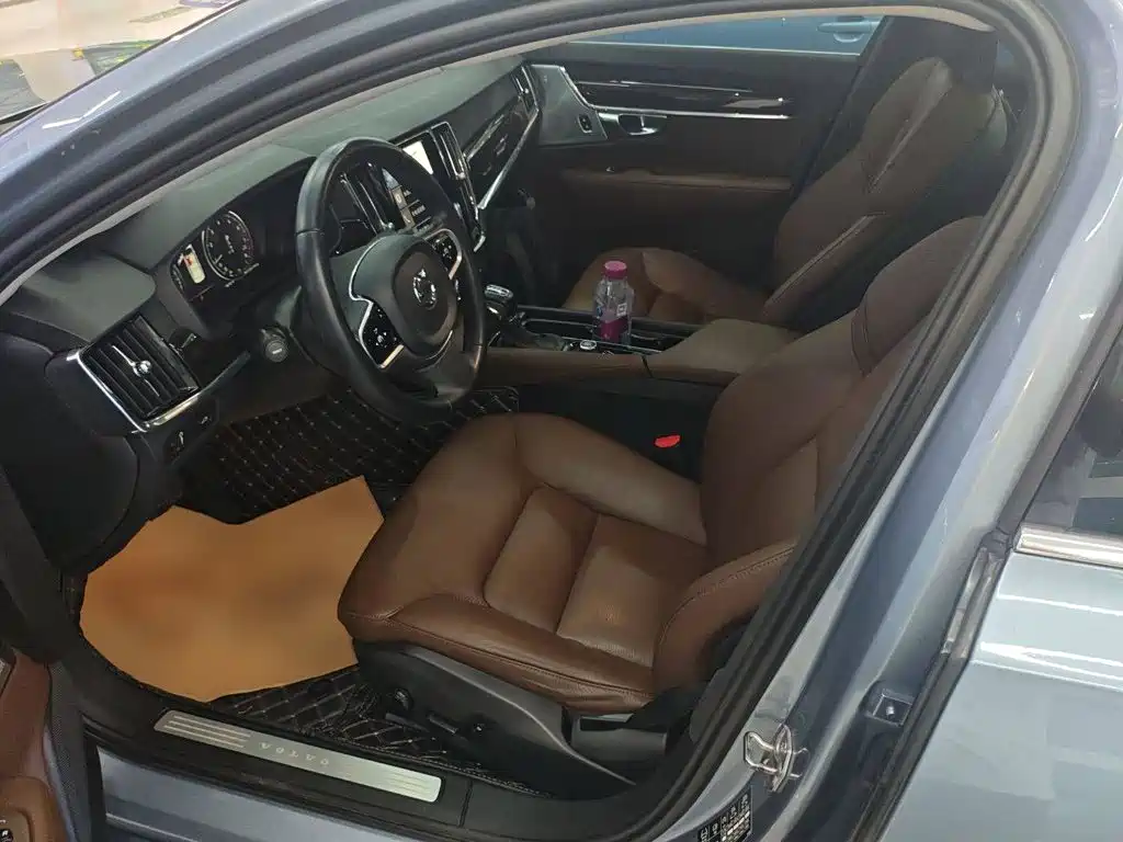 Volvo S90 2017 — фото 15