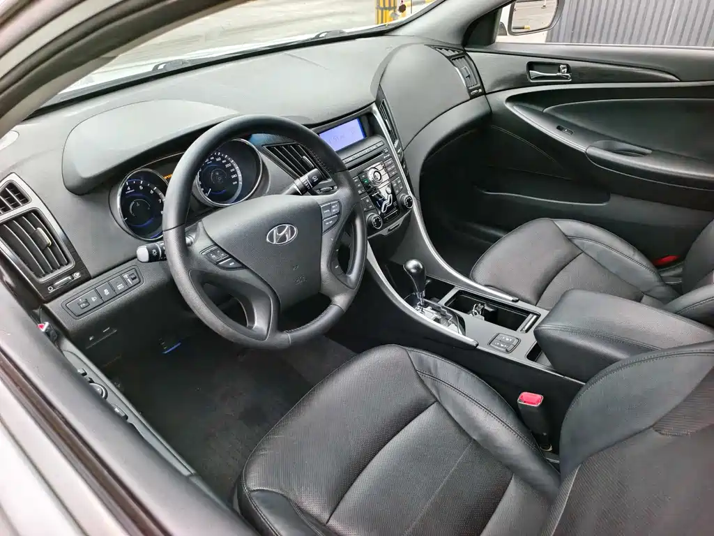 Hyundai Sonata 2012 — фото 11