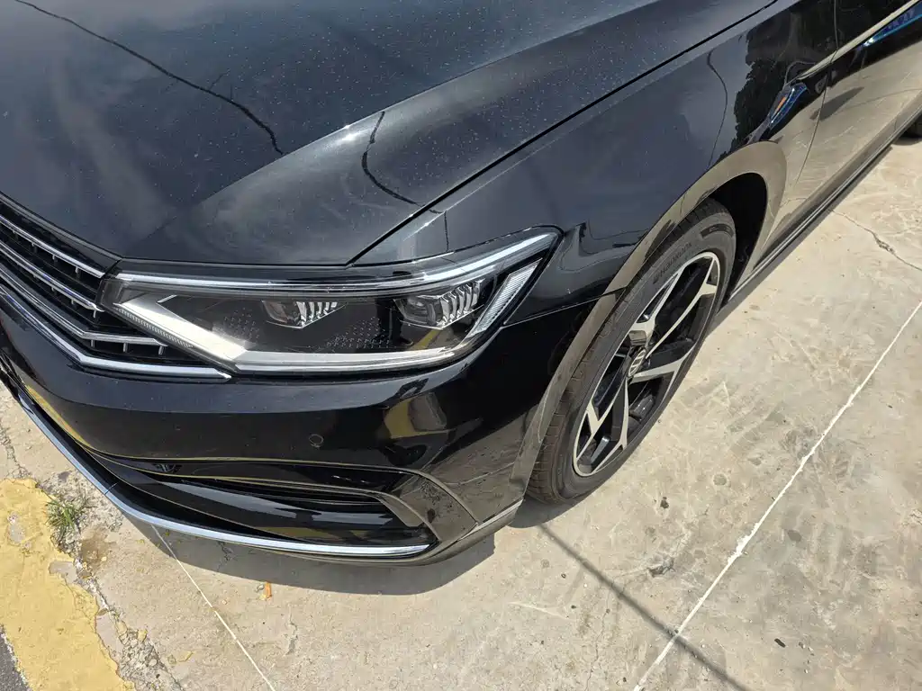 Volkswagen Magotan 2025