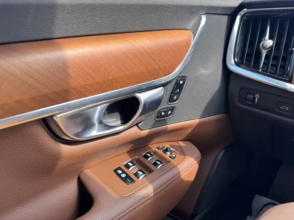 Volvo S90 2018 — фото 10