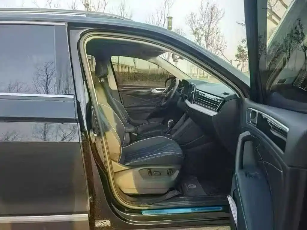 Volkswagen Tiguan L 2024