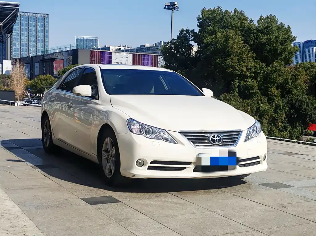 Toyota Reiz 2013