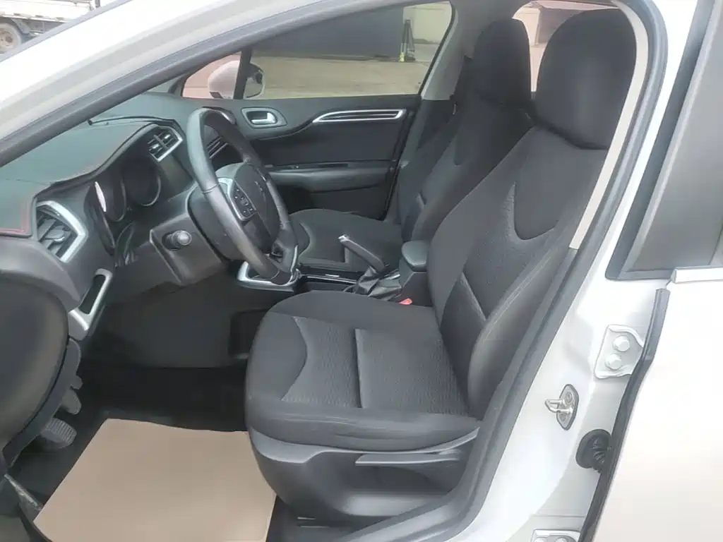 Citroën C4L 2016 — фото 15