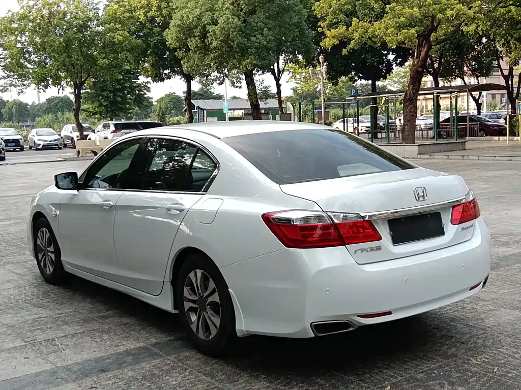 Honda Accord 2015 — фото 7