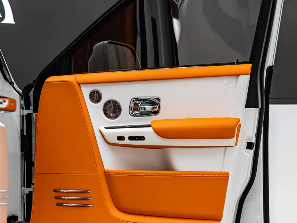 Rolls-Royce Phantom 2019 — фото 19