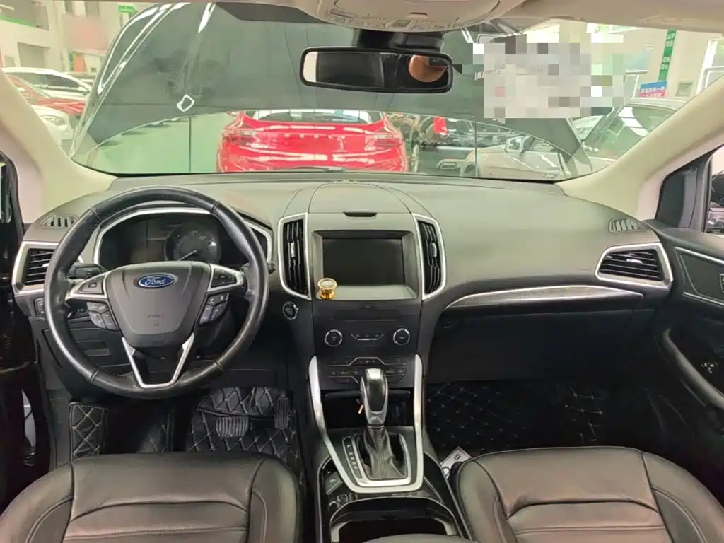 Ford Edge 2016 — фото 10