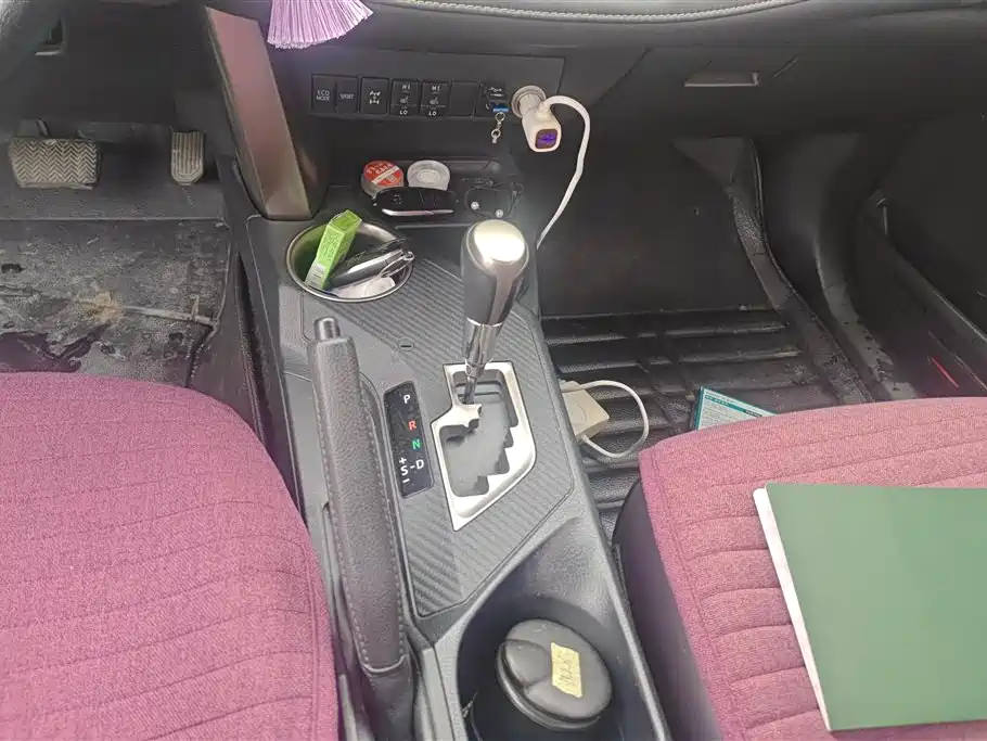 Toyota RAV4 2016 — фото 16