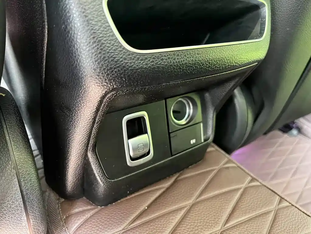 Mercedes-Benz C-Class 2021 — фото 15
