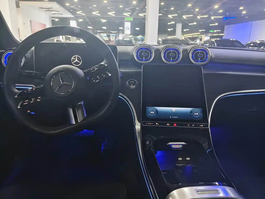 Mercedes-Benz C-Class 2023 — фото 15