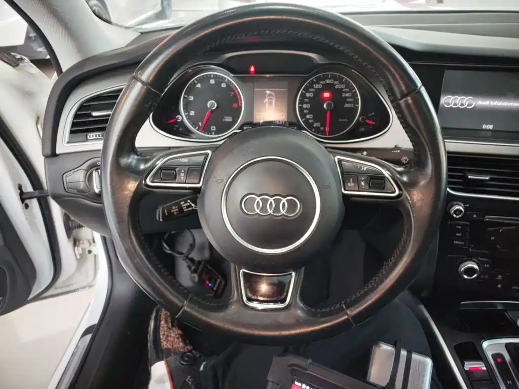Audi A4L 2016 — фото 11