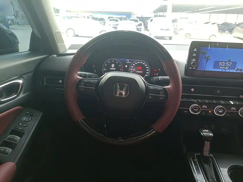 Honda Civic 2024 — фото 11