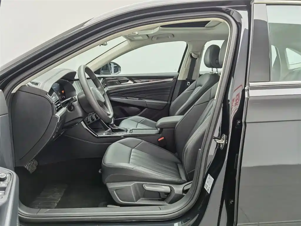 Volkswagen Passat 2023 — фото 10