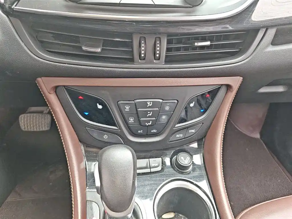 Buick Envision Plus 2018 — фото 13