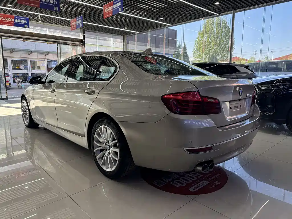 BMW 5 Series 2015 — фото 9