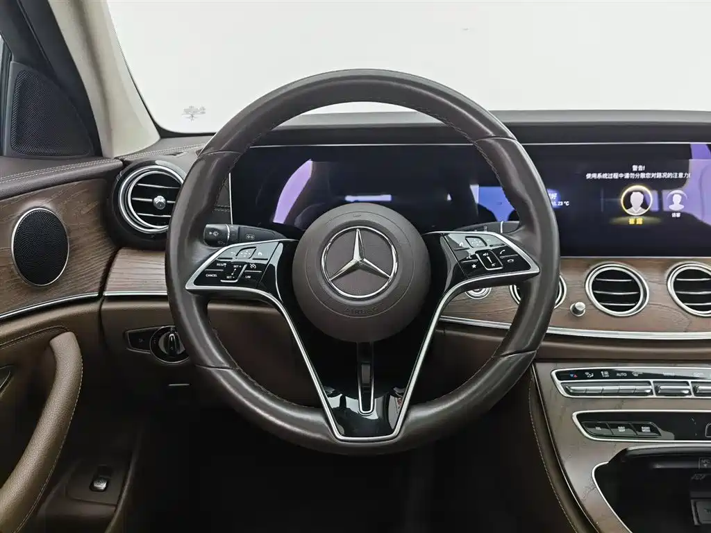 Mercedes-Benz E-Class 2021 — фото 11
