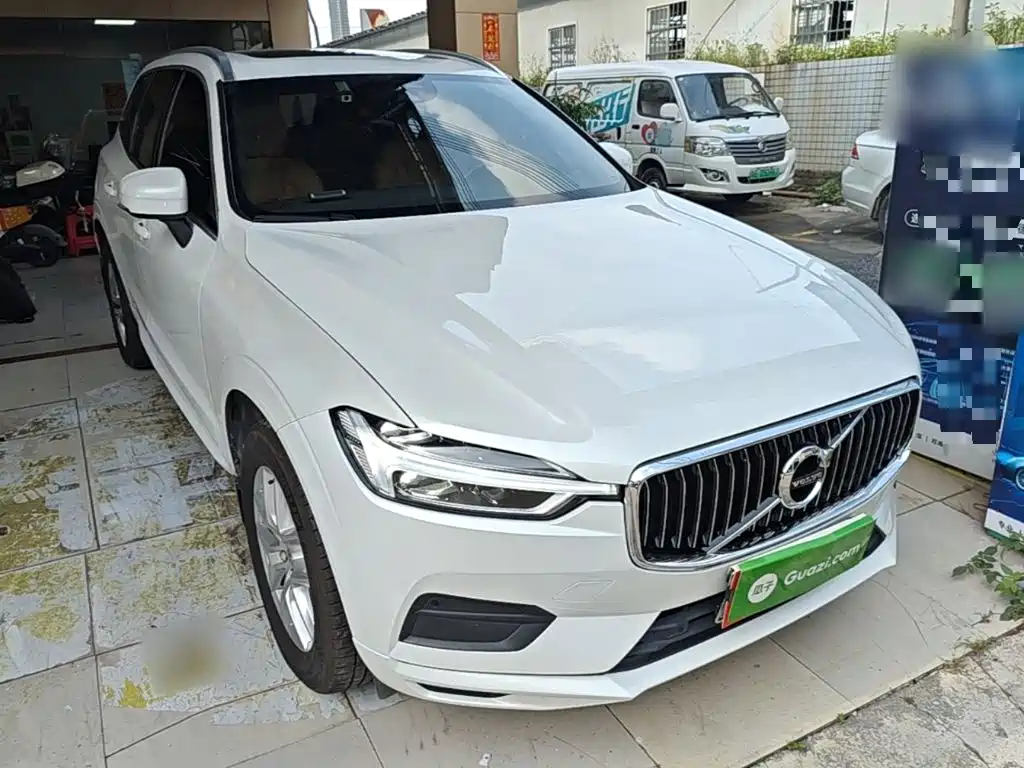 Volvo XC60 2018 — фото 22