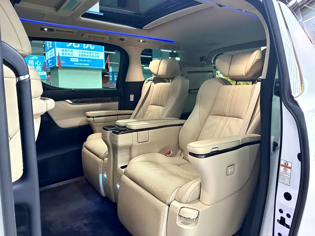 Toyota Vellfire 2021 — фото 9