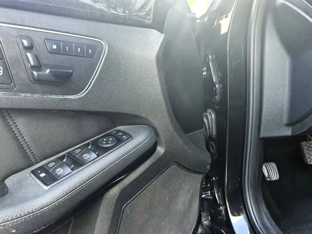 Mercedes-Benz E-Class 2013 — фото 11