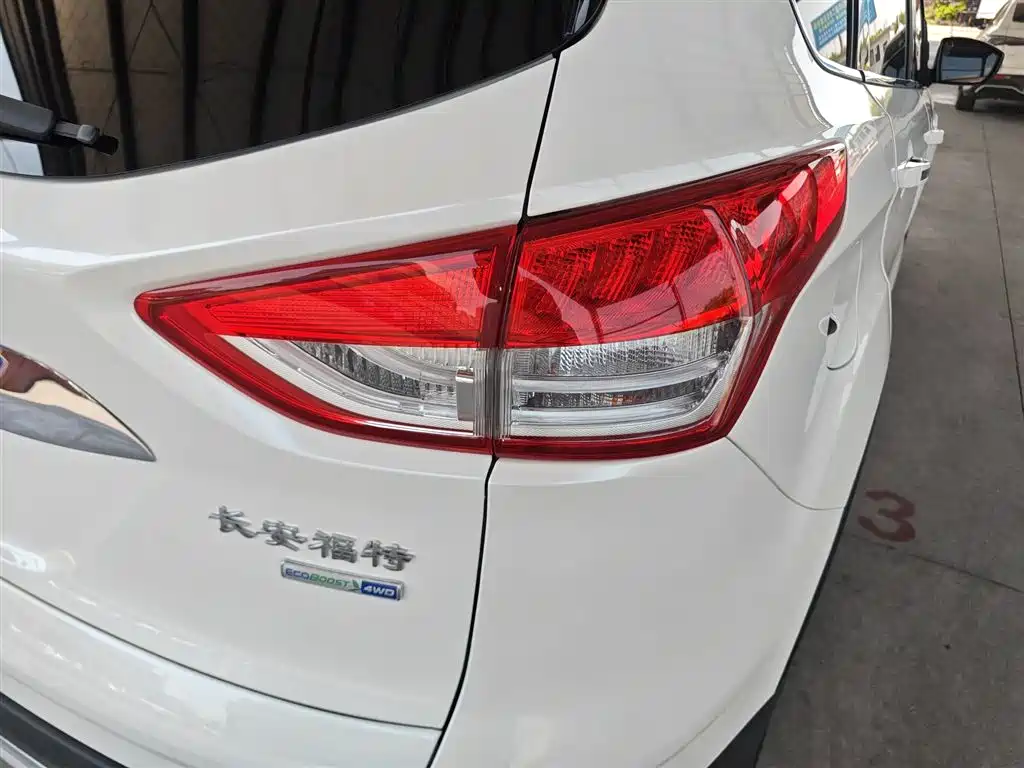 Ford Kuga 2016 — фото 8