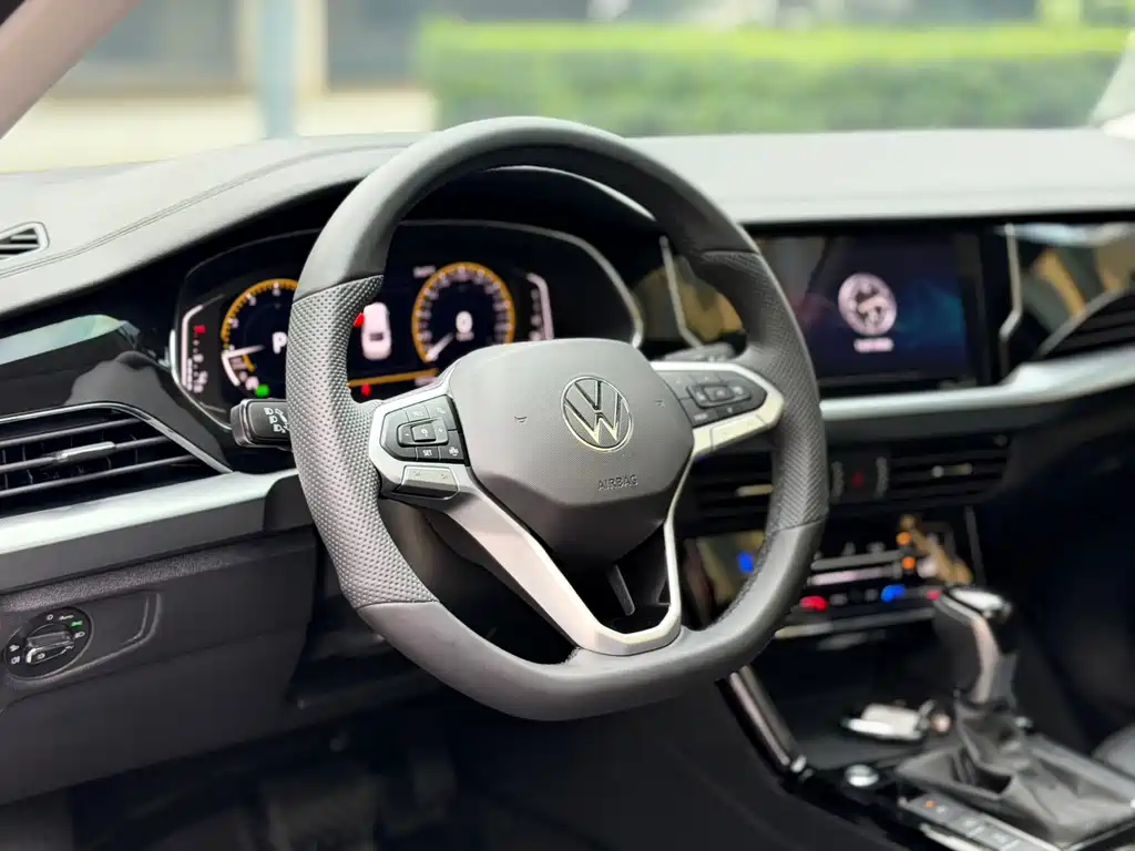 Volkswagen Passat 2024