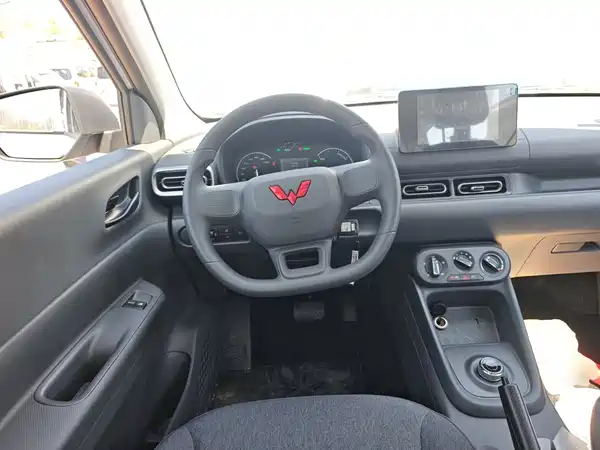 Wuling Hongguang New Energy 2025