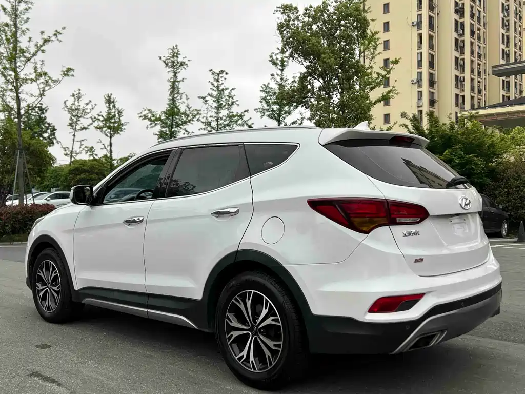 Hyundai Santa Fe 2017 — фото 13