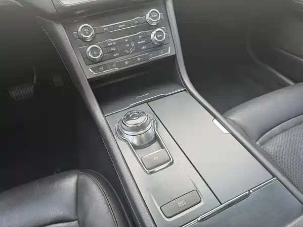 Ford Taurus 2015