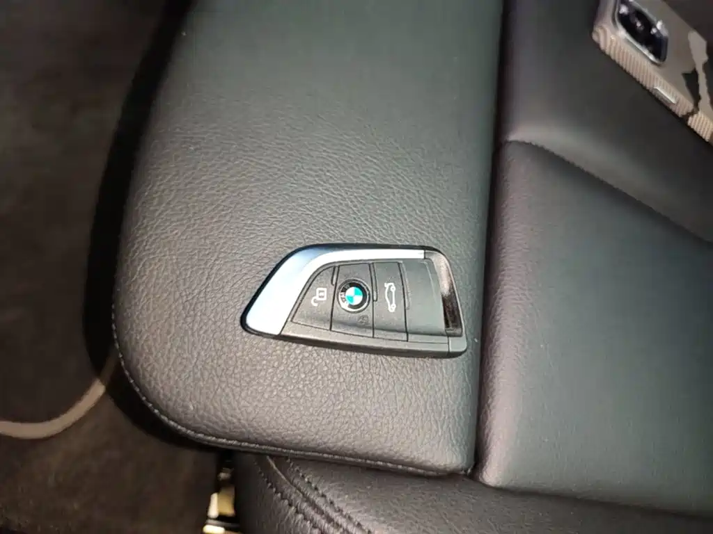 BMW 1 Series 2018 — фото 9