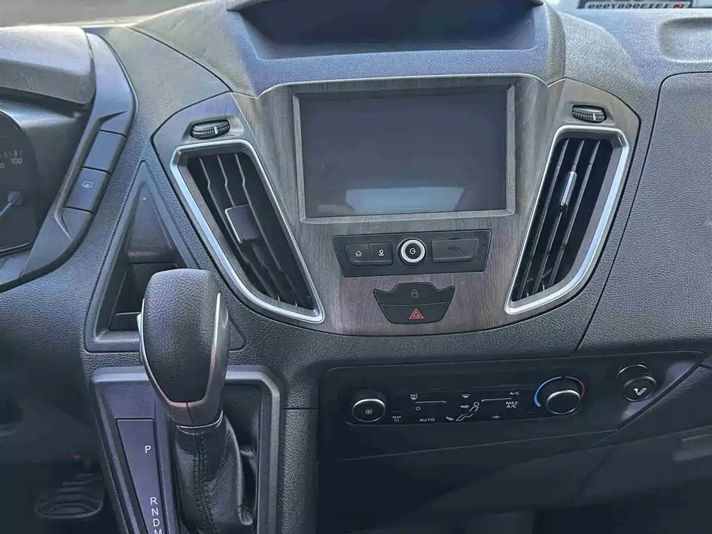 Ford Tourneo 2023 — фото 13