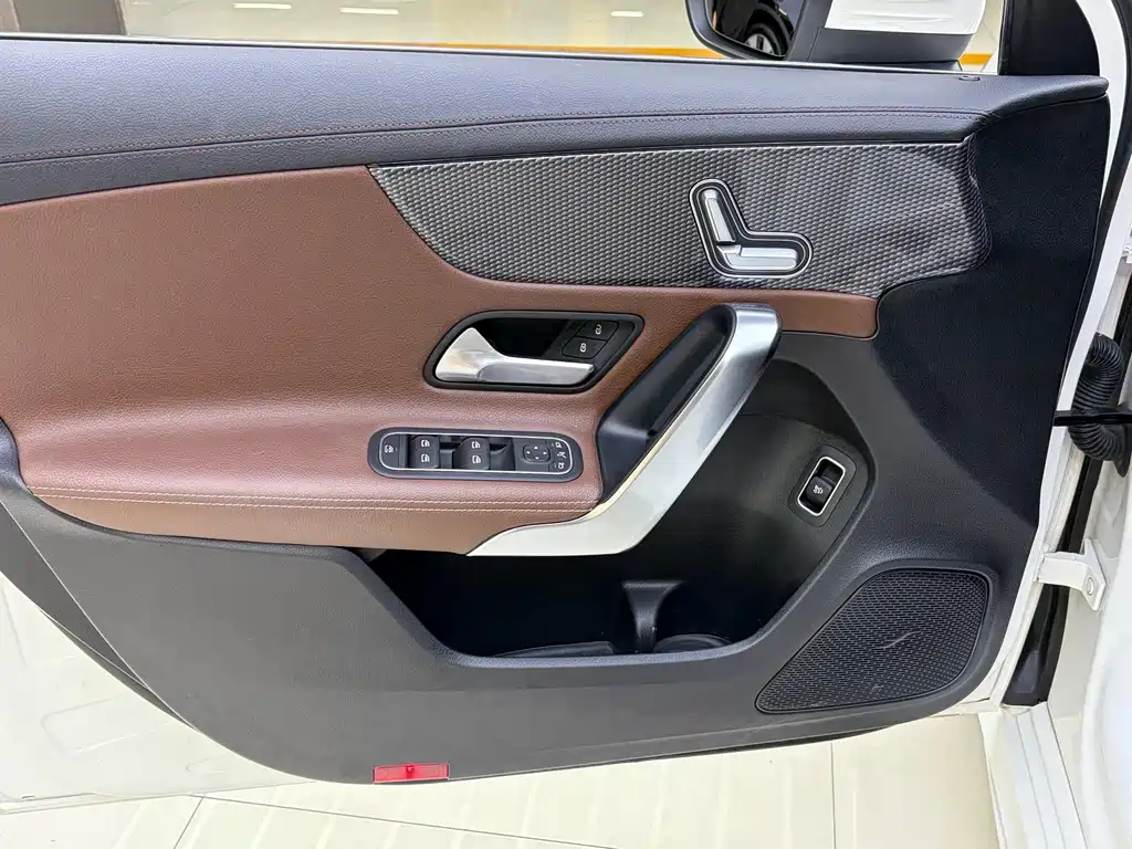 Mercedes-Benz A-Class 2019 — фото 7
