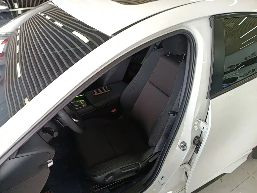 Mazda 3 Axela 2021 — фото 11